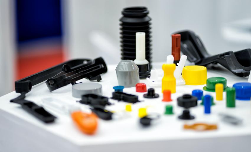 Im Labor oder der Industrie werden verschiedene Kunststoff-Kleinteile verwendet, die mit der Zeit verschleißen