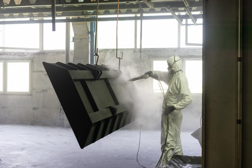 Strahlreinigung eines Metallwerstücks