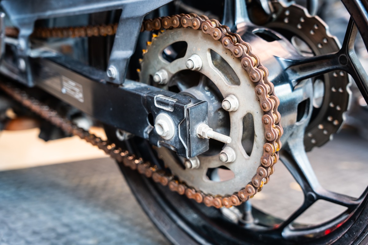 Motorrad-Kette - Wie moderne Oberflächentechnik Bauteile verschleißfest macht