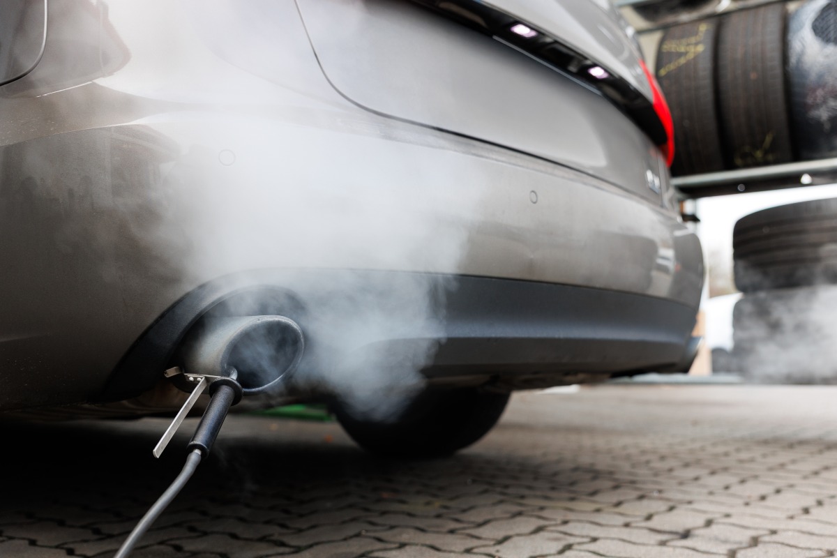 Autoabgas-Messung - Was ist der Unterschied von Emissionen und Immissionen?